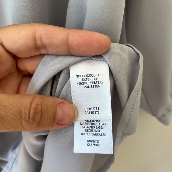 Laundry by Shelli Segal Gray Shirt V Neck Blouse Top Lightweight Size M - Picture 9 of 10